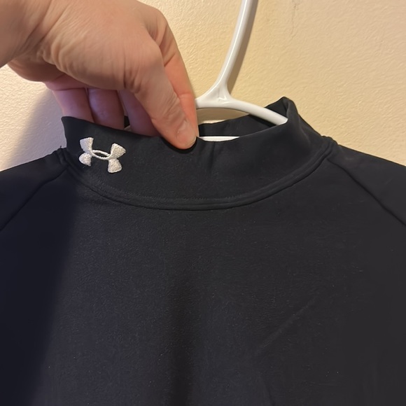 Ladies size M UA compression mock neck - Picture 3 of 3
